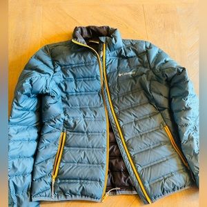 Women’s Columbia jacket size Medium. Great condition from non-smoking home